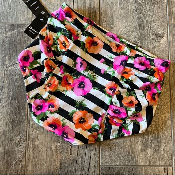 Torrid Floral Striped Bikini Bottoms size medium - Picture 6 of 11